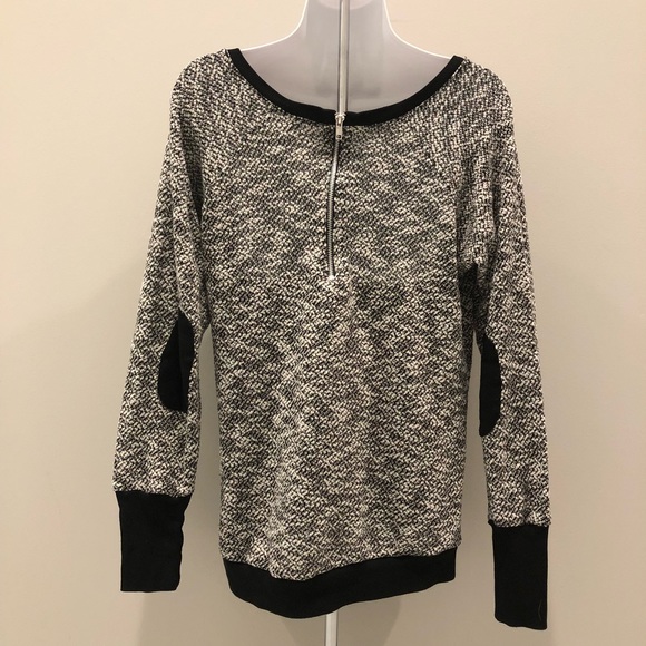 Vanity Sweater - Picture 2 of 8